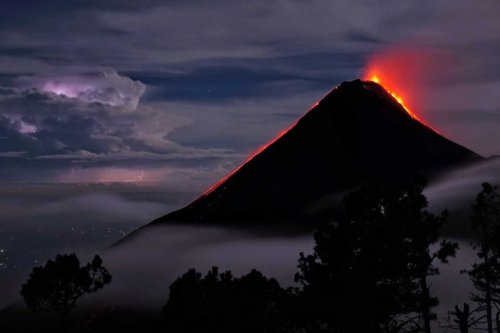 В Гватемале объявлен трехдневный траур по жертвам извержения Фуэго