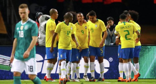 Бразильские госслужащие официально смогут уйти с работы, чтобы увидеть матчи ЧМ - 2018