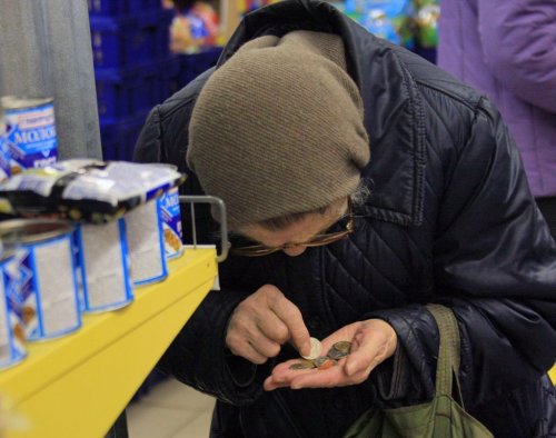 Эксперт журнала Forbes объяснил, почему россияне беднеют