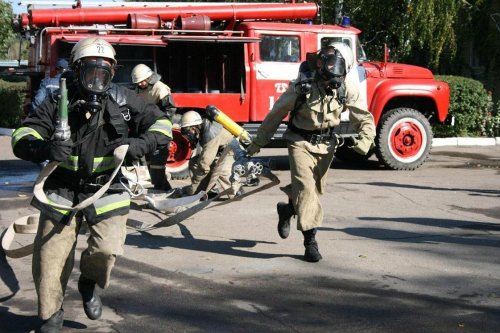 В центре Москвы из пожара на Патриарших прудах спасли женщину с ребенком