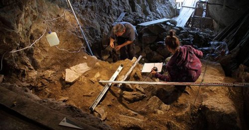 Ученые: в алтайской пещере нашли потомка двух разных вымерших видов человека
