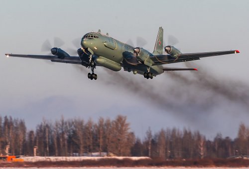 В Сирии пропал российский самолет с 14 военными на борту