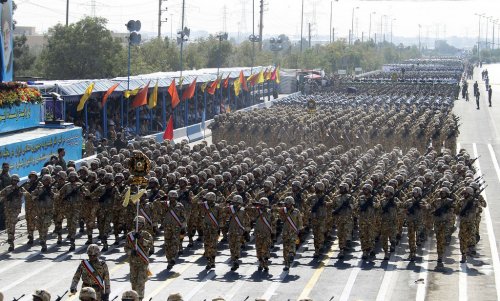 Во время военного парада в Иране произошел теракт
