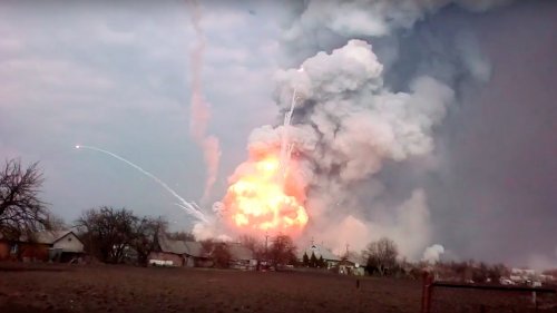 На Украине рассказали о ситуации в районе взорвавшегося военного арсенала