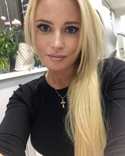 Дана Борисова призналась, что на её голове осталось 3 см волос