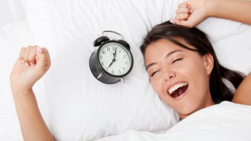Минимальное количество часов сна для эффективной работы мозга установили ученые