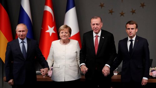 Меркель раскритиковали за фотографию с Путиным и Эрдоганом