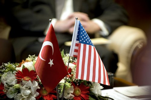Равноценный обмен: Турция отменила санкции против двух министров США