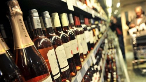 Учёные назвали алкоголь и наркотики причиной высокой смертности в Англии