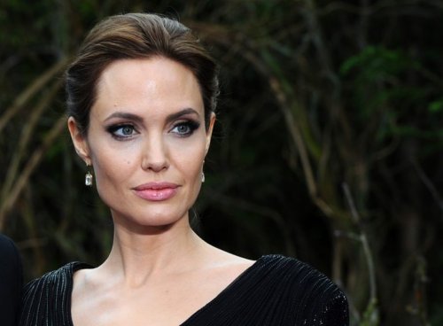 СМИ: Анджелина Джоли маниакально сосредоточена на детях после развода с Брэдом Питтом