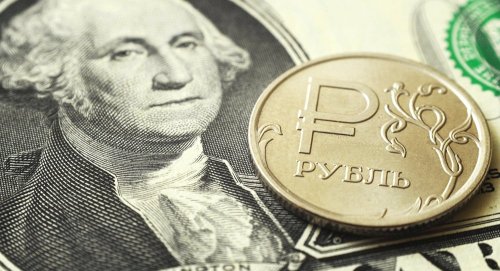 Курс рубля растет по отношению к доллару