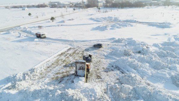 Грязный снег в Татарстане сбрасывали в поселок для многодетных семей