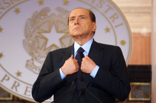 Берлускони объявил о намерении баллотироваться в Европарламент
