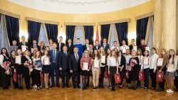 Депутаты Мосгордумы вручили награды победителям городского конкурса школьных сочинений