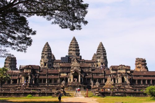 Археологи: храм Ангкор-Ват в Камбодже построили боги