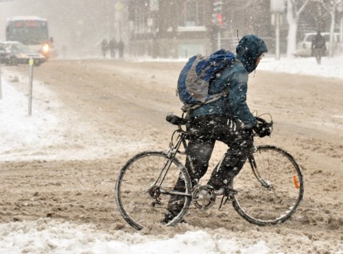 «Умом Россию не понять»: В Новосибирске мужчина ездил при -39 градусах на велосипеде
