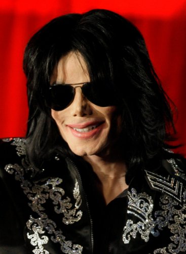 Король жив?: Фанаты нашли очередные доказательства того, что Майкл Джексон не умирал