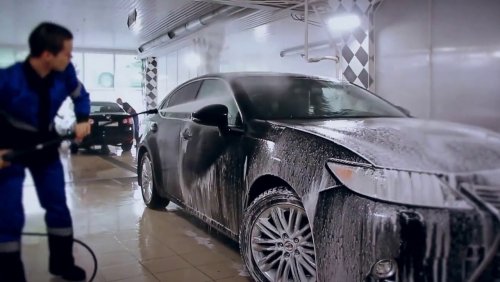 Эксперты рассказали, как часто россияне моют автомобили зимой