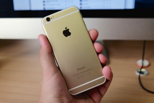 Эксперты рассказали, как правильно зарядить iPhone без зарядного устройства