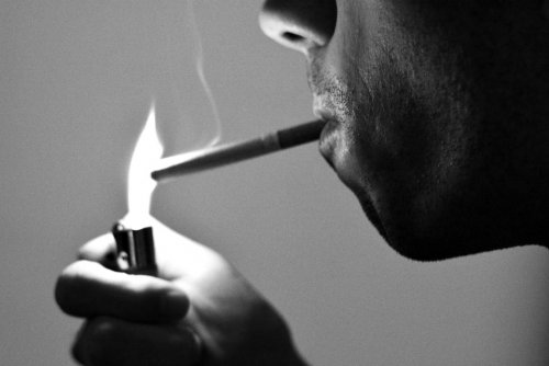 Ученые: мало курящие люди имеют не меньший риск смертельных заболеваний
