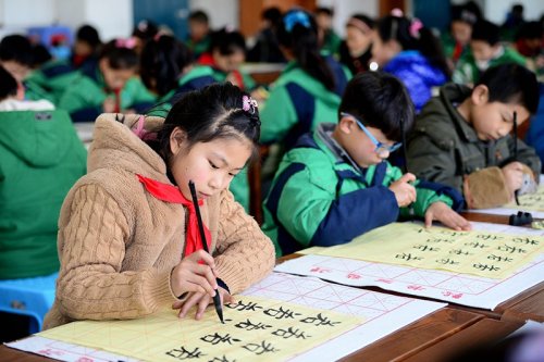 В Китае мать отказалась от сына из-за недостаточно высокой оценки по экзамену