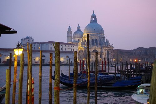 Власти Венеции перенесли к лету плату за проезд в исторический центр Венеции