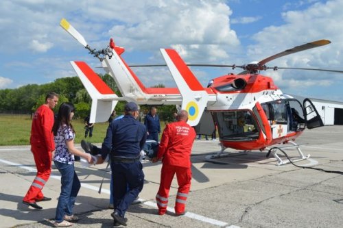 В Магаданской области детей спасают вертолетами