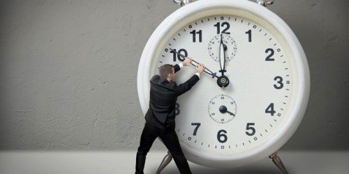 Физика объясняет, почему время летит с возрастом
