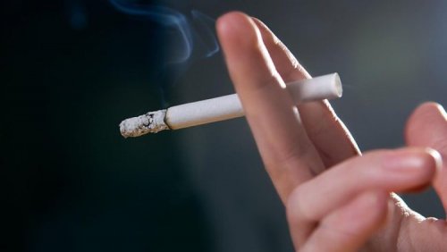 По статистике ежедневно в России курят практически четверть населения