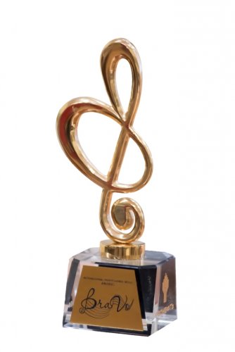 Группа «Земляне» получила статуэтку премии BraVo за песню на стихи поэта Михаила Гуцериева