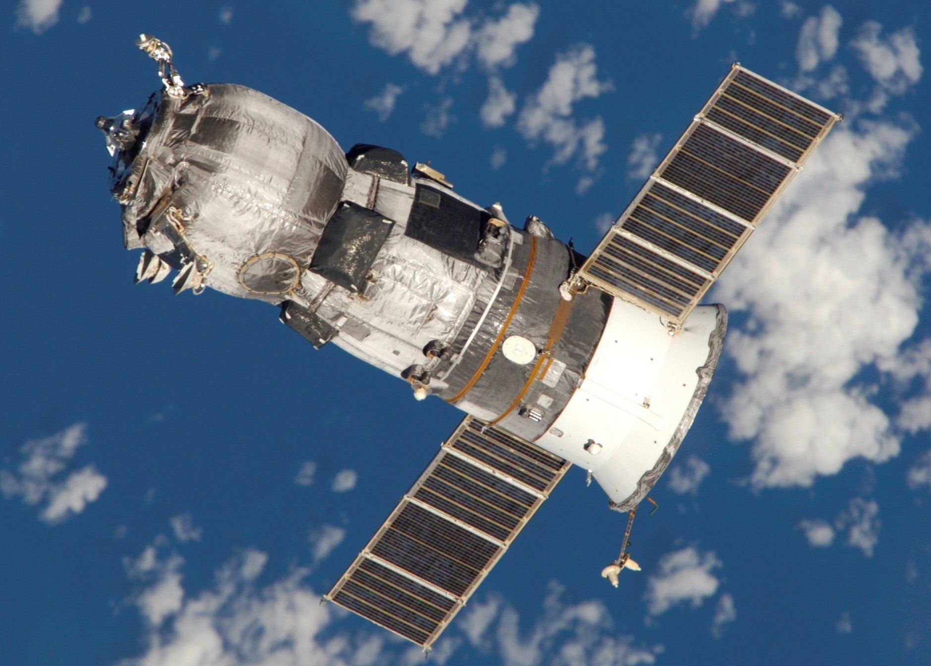 Фото космического корабля в космосе. Грузовой корабль «Прогресс МС-20». Грузовой корабль "Прогресс МС-09". Пилотируемый космический корабль Союз. Союз-19 пилотируемый космический корабль.