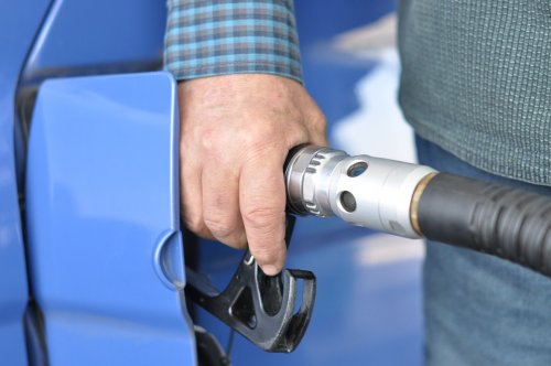 Цены на бензин не изменятся еще три месяца.