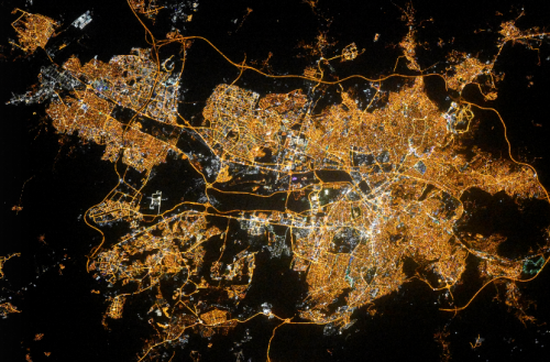 Фото из космоса ночного Иркутска и Ангарска выложил в свою галерею Олег Кононенко