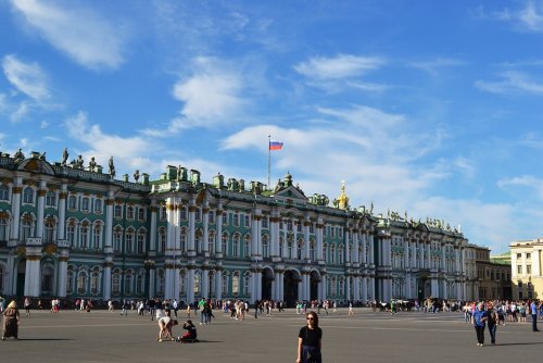 «Числом и качеством»: В Петербурге диверсифицируют турпоток, увеличив численность праздничных дней и деловых мероприятий