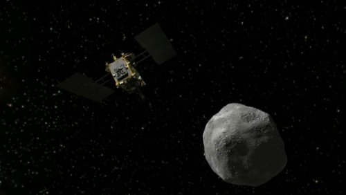 Японский космический аппарат сбросил медную бомбу на астероид