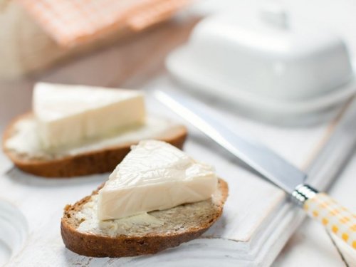 Росконтроль добавил в черный список плавленый сыр популярных производителей