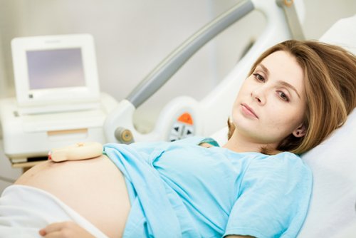 В Дмитровской больнице медики спасли беременную женщину