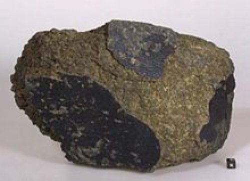 Старый метеорит может содержать активную микробную жизнь с Марса