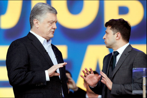 Начались дебаты в Украине: «Пётр Порошенко прошёл на сцену к Владимиру Зеленскому»