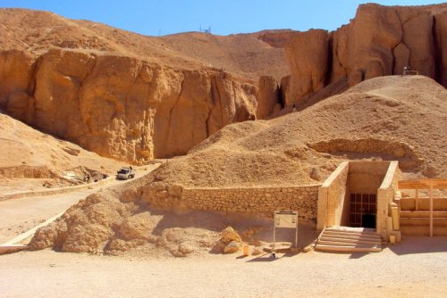 В Египте обнаружена древняя могила таинственного человека по имени Тайт