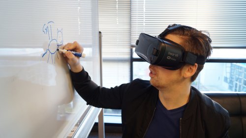 Microsoft создала VR-контроллер, способный ощущать виртуальную реальность