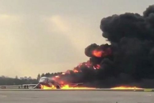 «Тупо паника и некомпетентность»: Летчик-испытатель назвал причины массовой гибели людей при катастрофе SSJ-100