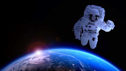 Астронавт из ОАЭ полетит в космос на кресле российского производства