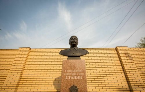 Памятник Сталину установлен в Новосибирске