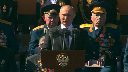 «Забыла ты про всё давно»: Путин удивил Европу своей праздничной речью