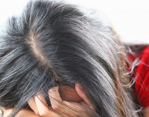 Ученые назвали пять причин появления седых волос