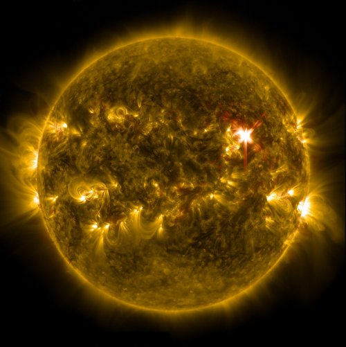 Астрономы: В газовом диске молодой звезды обнаружен оксид алюминия
