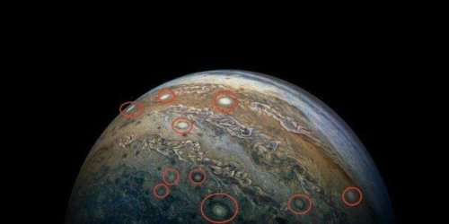 Уфологи заметили на Юпитере загадочные космодромы пришельцев – NASA молчит