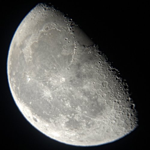 Ученые: Луна оказалась «живым» космическим объектом