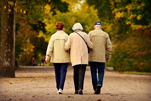 Резкое изменение веса у пожилых людей может быть признаком деменции